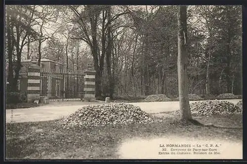 AK Pacy-sur-Eure, Entrée du château, Buisson de Mai