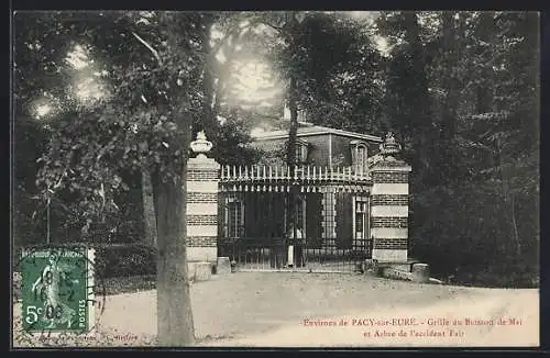 AK Pacy-sur-Eure, Grille du Buisson de Mai et Arbre de l`accident Fair