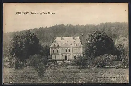 AK Serquigny, Le Petit Château entouré de verdure