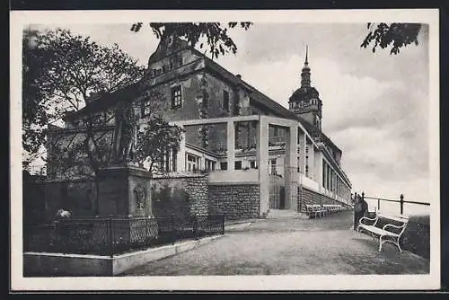 AK Melnik, Park mit Denkmal