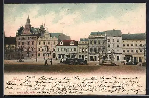 AK Kolin, Marktplatz mit Denkmal und Geschäften