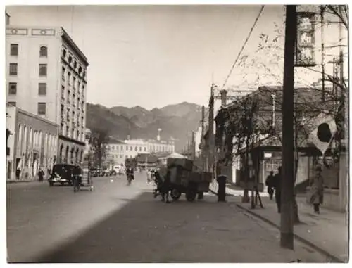 Fotografie Atlantic, Ansicht Kobe / Japan, Tagesszene auf der Hauptstrasse 1938