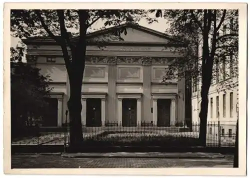 Fotografie Jacques, Ansicht Berlin, Singakademie nach Entwürfen von Schinkel im Kstanienwäldchen 1941