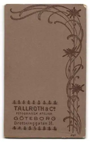 Fotografie Tallroth & Co, Göteborg, Drottninggatan 31, Porträt eines eleganten Paares