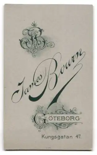 Fotografie James Bourn, Göteborg, Kungsgatan 47, Herr im Anzug