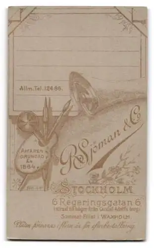 Fotografie R. Sjöman & Co., Stockholm, Regeringsgatan 6, Porträt eines eleganten Herrn