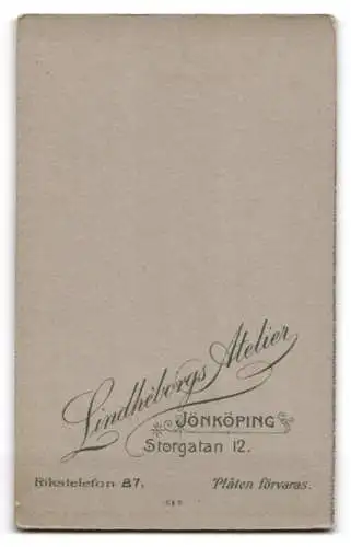 Fotografie Lindheborgs Atelier, Jönköping, Storgatan 12, Porträt eines jungen Mannes