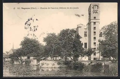 AK Sagonne, Donjon de l`ancien château vu des fossés