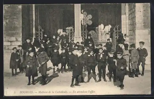 AK Bourges, Maîtrise de la Cathédrale, En attendant l`office