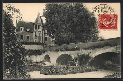 AK Guerche, Le Château et le pont entouré de verdure