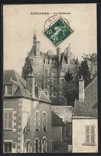 AK Sancerre, Le Château majestueux derrière les maisons du village