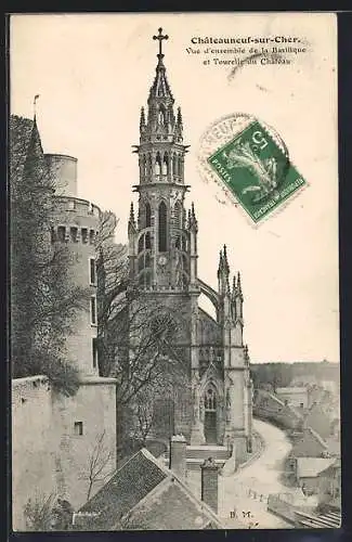 AK Châteauneuf-sur-Cher, Vue d`ensemble de la Basilique et Tourelle du Château