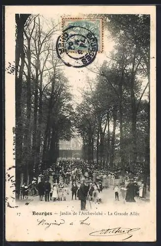 AK Bourges, Jardin de l`Archevêché, La Grande Allée animée