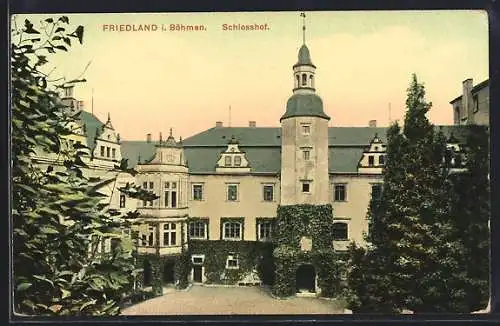 AK Friedland / Frydlant, Partie im Schlosshof