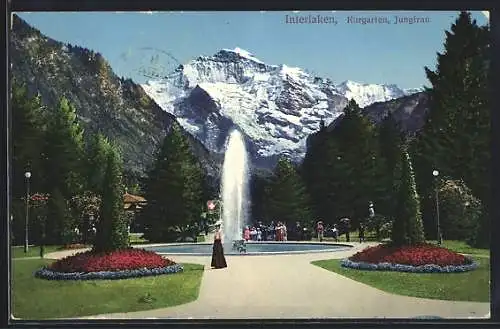 AK Interlaken, Kurgarten mit Fontäne und Jungfrau