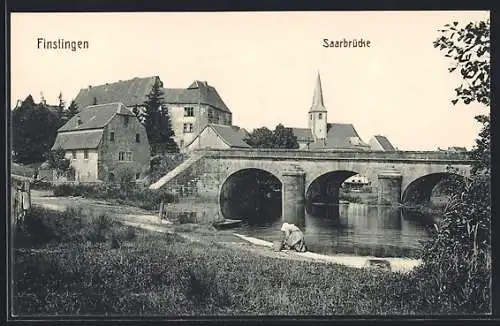 AK Finstingen, Saarbrücke mit Waschfrau