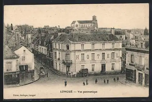 AK Longué, Vue panoramique de l`hôtel et des environs urbains