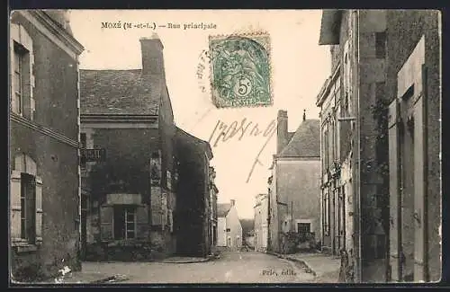 AK Mozé, Rue principale avec bâtiments anciens