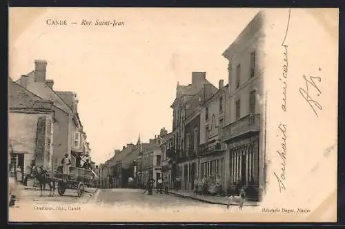 AK Candé, Rue Saint-Jean avec charrette et bâtiments anciens