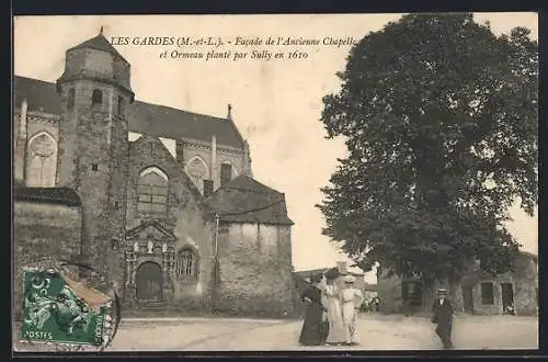 AK Les Gardes, Facade de l`Ancienne Chapelle et Ormeau planté par Sully en 1610