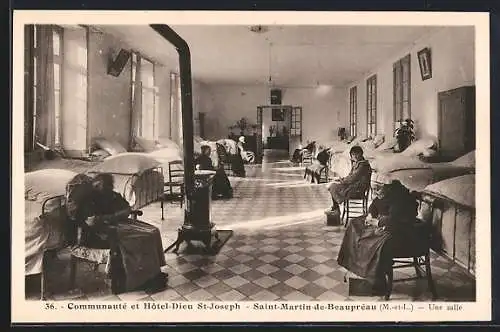 AK Saint-Martin-de-Beaupréau, Intérieur de l`Hôtel-Dieu St-Joseph, salle commune avec patients et lits