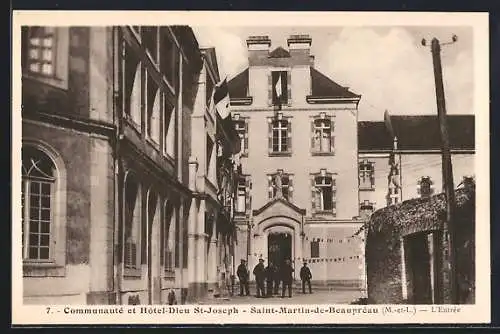 AK Saint-Martin-de-Beaupréau, Communauté et Hôtel-Dieu St-Joseph, L`Entrée