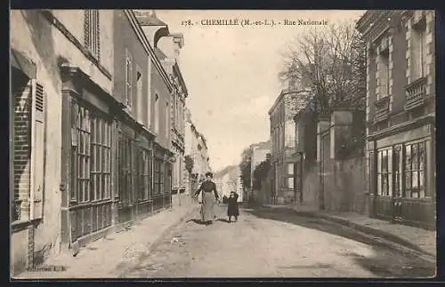 AK Chemillé, Rue Nationale avec passants