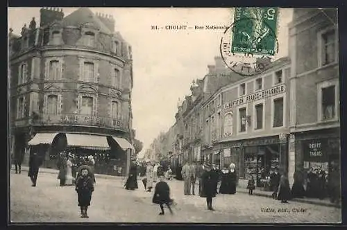 AK Cholet, Rue Nationale animée avec passants et boutiques