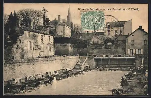 AK Doué-la-Fontaine, Les Fontaines historiques avec lavandières en activité