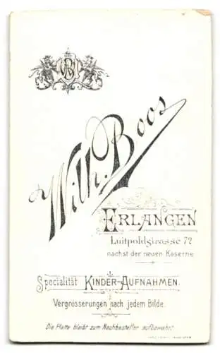 Fotografie Wilh. Boos, Erlangen, Luitpoldstrasse 72, Porträt eines jungen Mannes mit Brille