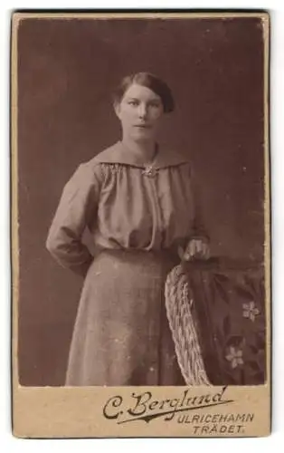 Fotografie C. Berglund, Ulricehamn, Trädet, Porträt einer Dame