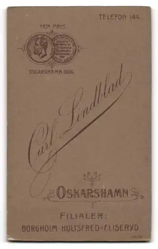 Fotografie Carl Lindblad, Oskarshamn, Elegante Dame mit Hochsteckfrisur