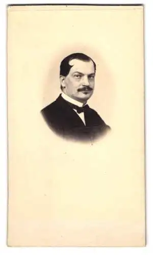 Fotografie L. Schmidt, Gotha, Portrait Landgerichtspräsident in Meiningen