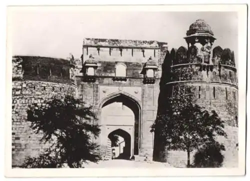 Fotografie Schostal, Ansicht Delhi / Indien, Tor der Stadtbefestigung / Stadtmauer 1942