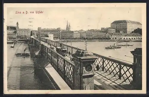 AK Linz a. D., Teilansicht und Brücke mit Strassenbahn von Uhrfahr