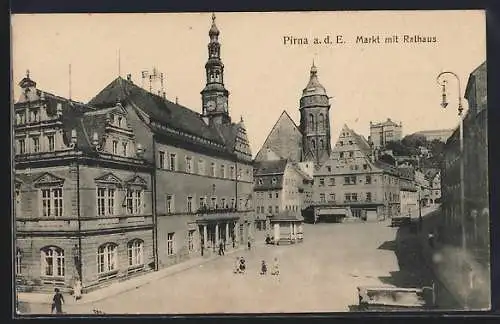 AK Pirna a. d. E., Markt mit Rathaus