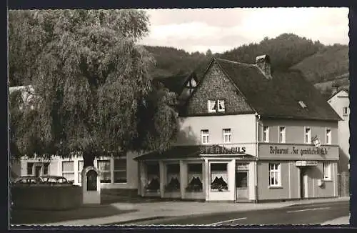 AK Adenau, Restaurant zur gemütl. Ecke v. Math. Nett, Hauptstrasse 245