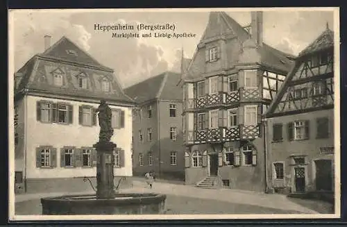 AK Heppenheim / Bergstrasse, Marktplatz mit Liebig-Apotheke und Brunnen