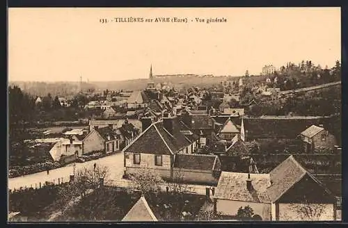 AK Tillières-sur-Avre, Vue générale du village avec église et paysage environnant