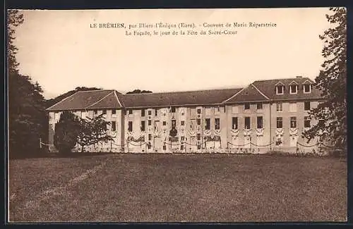 AK Le Brémien, Couvent de Marie Réparatrice, facade décorée pour la Fête du Sacré-Cœur