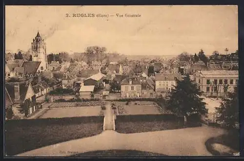 AK Rugles, Vue générale du village et des jardins environnants