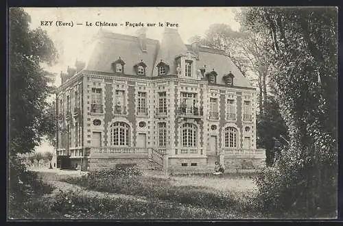 AK Ézy, Le Château, Facade sur le Parc