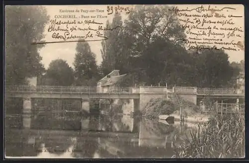 AK Cocherel, Pont sur l`Eure entouré d`arbres et reflet sur l`eau