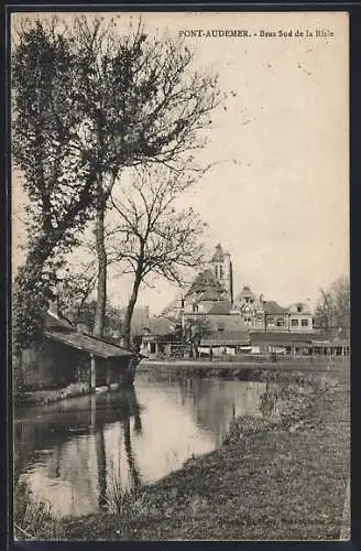 AK Pont-Audemer, Bras Sud de la Risle et vue sur l`église