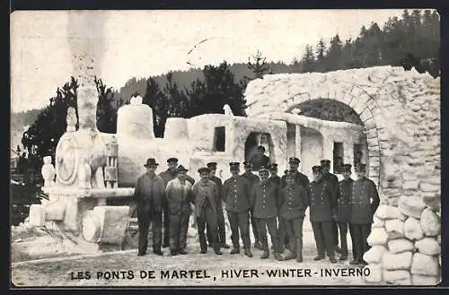 AK Les Ponts de Martel, Winter, Lokomotive-Eisplastik