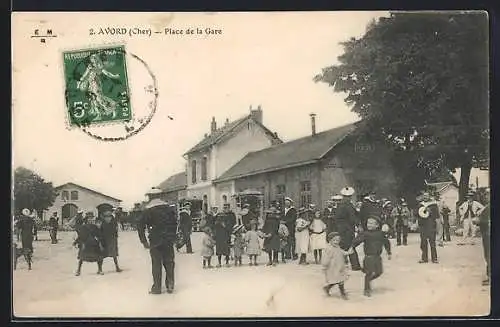 AK Avord, Place de la Gare, Bahnhof