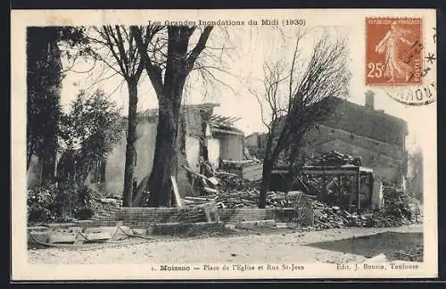 AK Moissac, Place de l`Eglise et Rue St-Jean, zerstörtes Haus n. d. Hochwasser