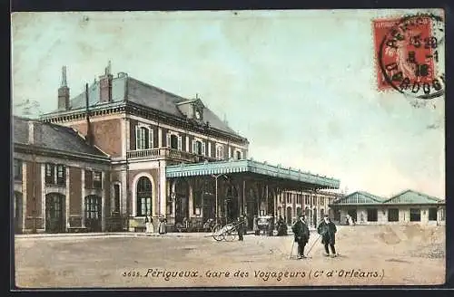 AK Périgueux, Gare des Voyageurs, Reise-Bahnhof mit Passanten