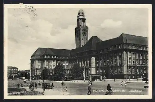 AK Gelsenkirchen-Buer i. W., Passanten vor dem Rathaus