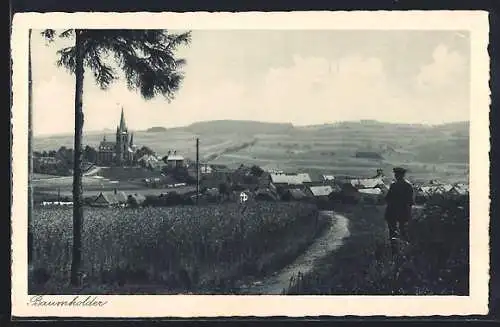 AK Baumholder, Mann am Feldrand mit Blick zum Ort